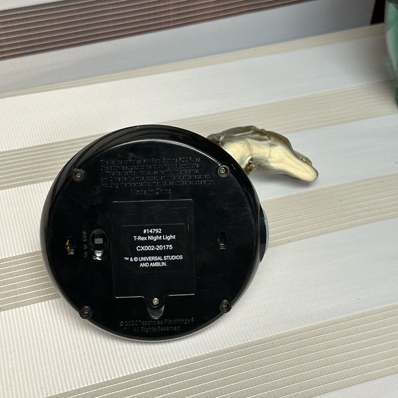 Jurassic Park Dinosaur T-Rex Volcano table top Night Light - Picture 10 of 15